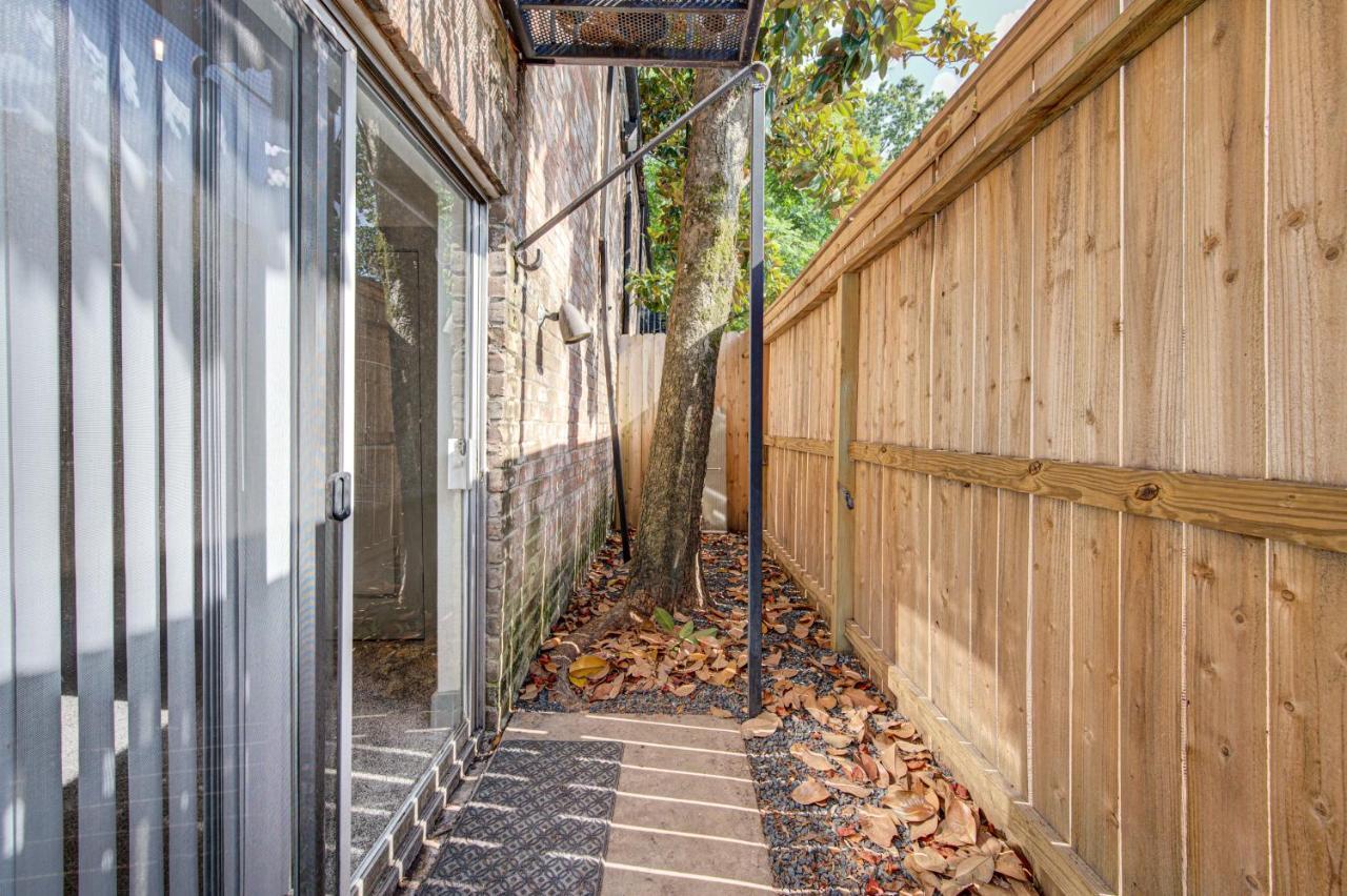 Trendy Midtown Apt, Walk To Shops & Sites, Pets Ok Houston Exterior photo