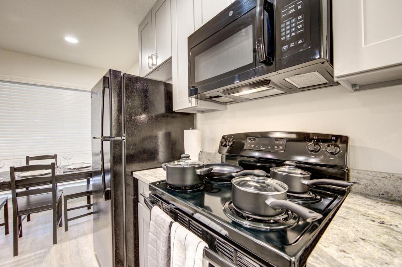Trendy Midtown Apt, Walk To Shops & Sites, Pets Ok Houston Exterior photo
