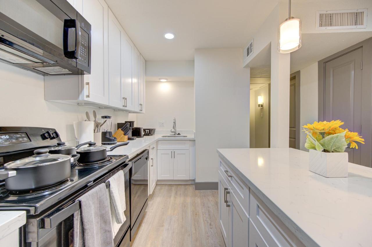 Trendy Midtown Apt, Walk To Shops & Sites, Pets Ok Houston Exterior photo